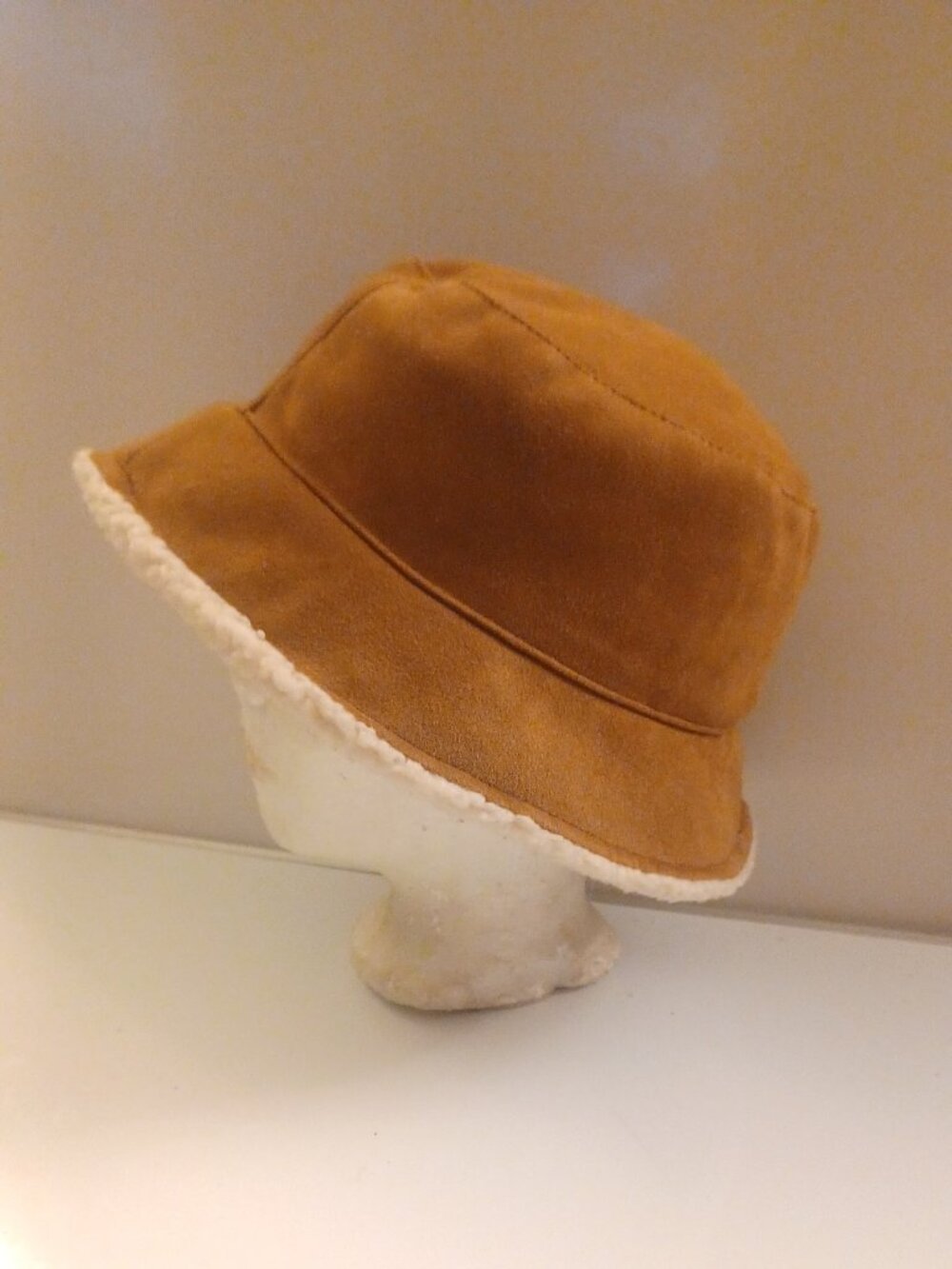 Women's Suede Bucket Hat with Sherpa Details